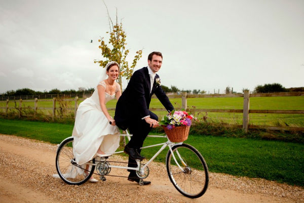 С мужем на велосипеде фото