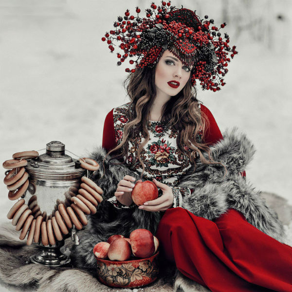 Красное платье в русском стиле фото