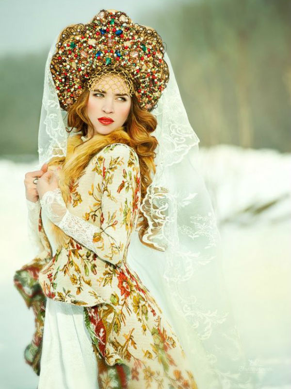 Невеста в русском кафтане фото