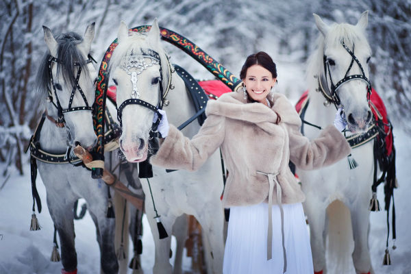 Тройка лошадей для русской свадьбы фото