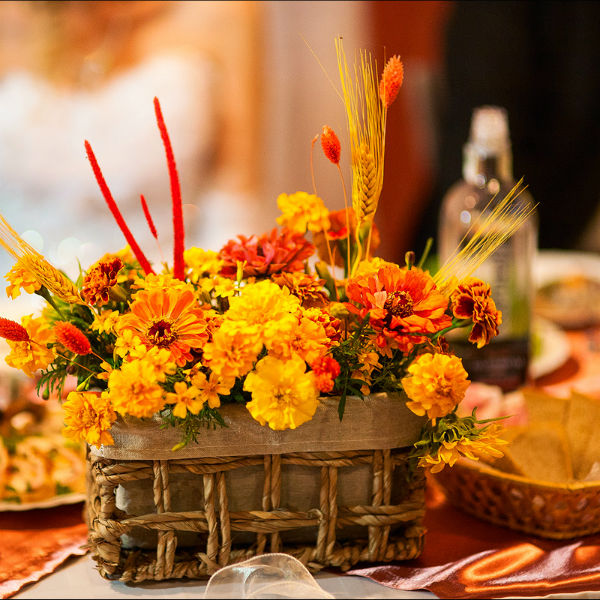 Украшение стола осенними цветами фото