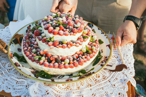 Красивый торт с ягодами фото