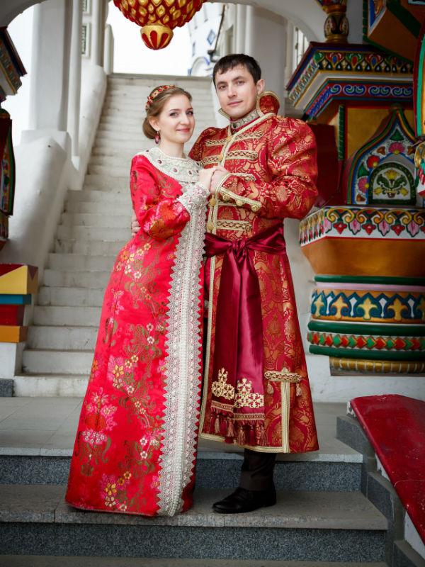 Как лучше одеться жениху на свадьбу в русском стиле удачные примеры образа фото