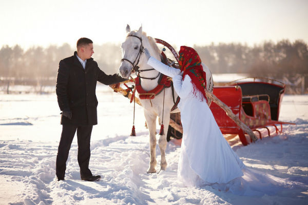 Сани с лошадьми для русской свадьбы фото