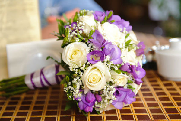 Букет для невесты с сиреневыми цветами фото