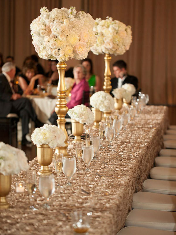 Нежно-золотой оттенок на свадьбе фото