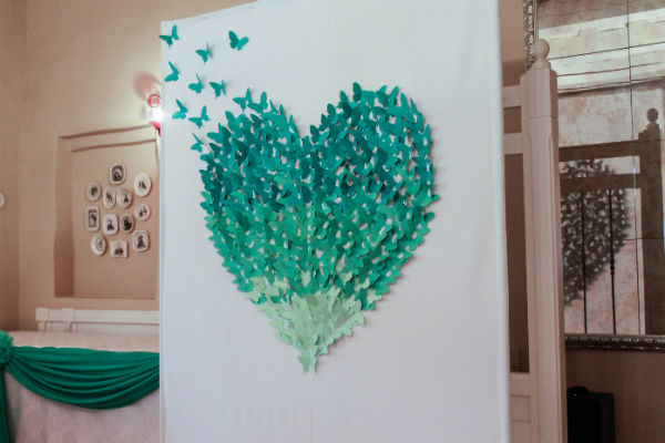 Зеленое бумажное сердце на свадьбу фото