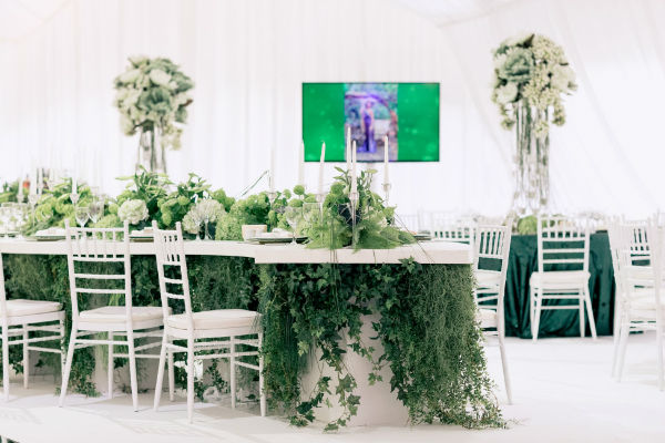 Обилие зелени на свадьбе фото