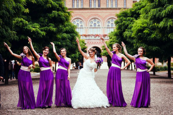 Образы подружек невесты в сиреневых платьях фото