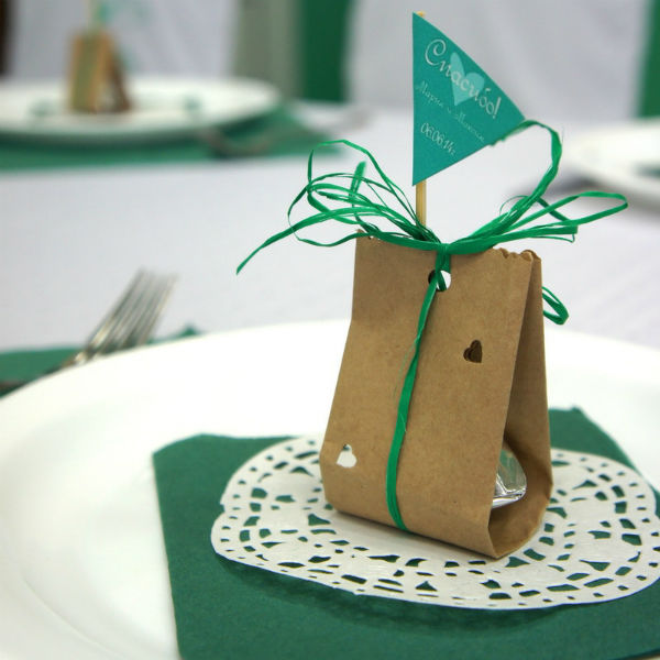 Подарки для гостей с зеленым декором фото