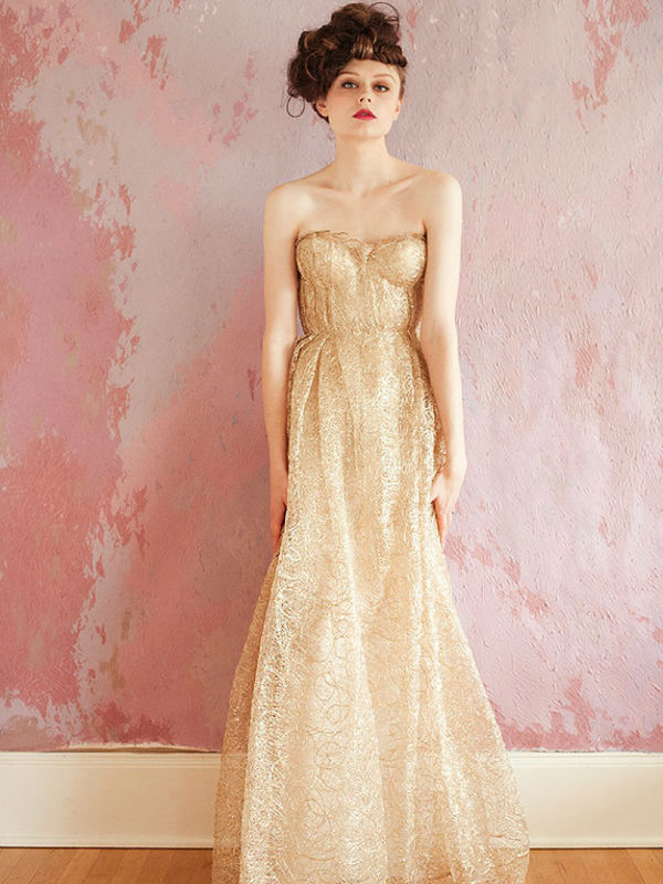 Свадебное платье в золотых паетках фото