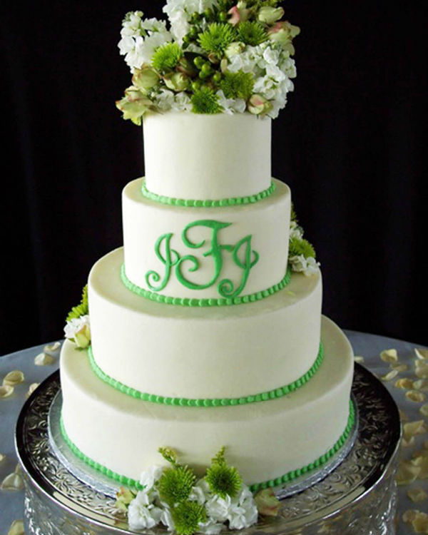 Свадебный торт с четырьмя ярусами фото