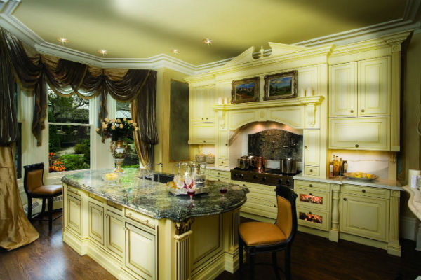 Викторианский стиль в интерьере кухни фото
